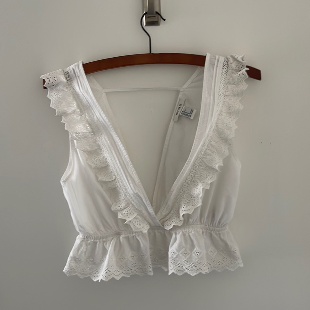 FOREVER 21 White eyelet ruffled short crop top